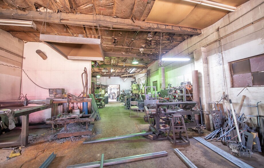 More Photos Of 1128 N Main St, Uhrichsville Manufacturing For Sale
