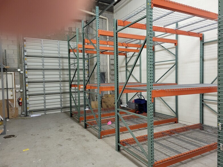 More Photos Of 1557 Park Ln S, Jupiter Warehouse For Lease