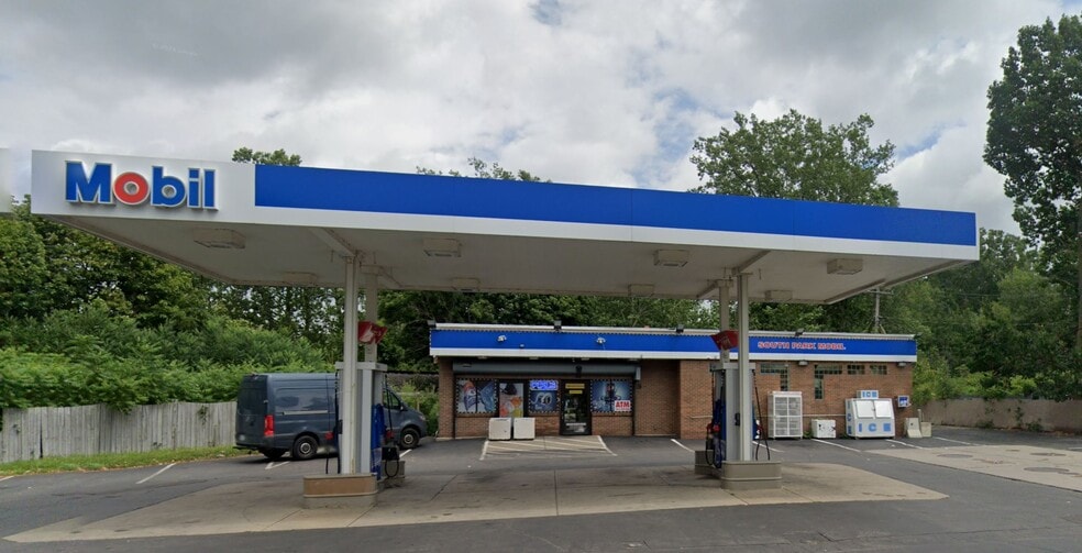 Primary Photo Of 2540 S Park Ave, Lackawanna Service Station For Sale