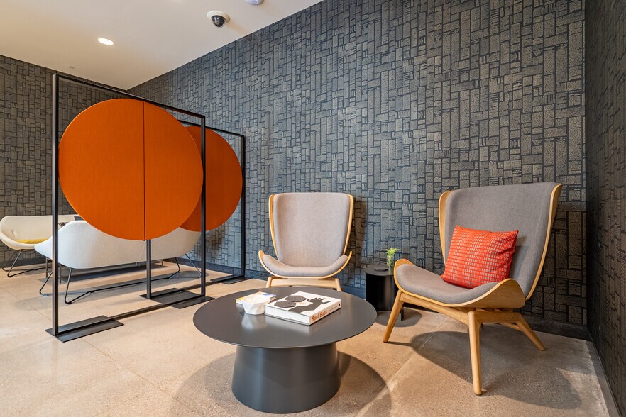 More Photos Of 200 E Van Buren St, Phoenix Office For Lease