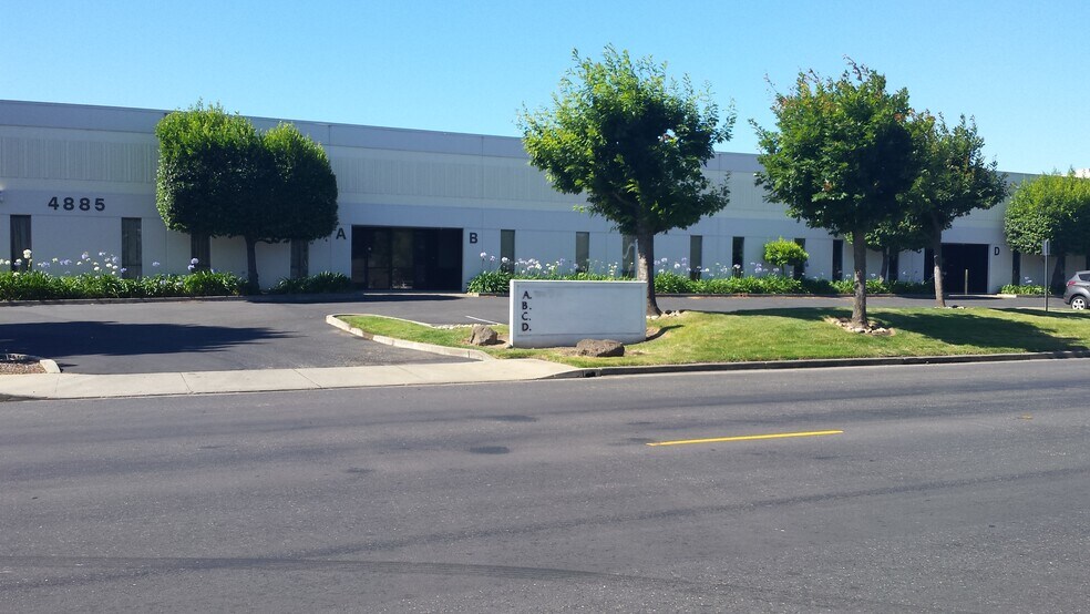 More Photos Of 4885 Fulton Dr, Fairfield Warehouse For Lease