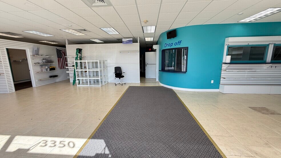 More Photos Of 3350-3390 E Bay Dr, Largo Storefront For Lease