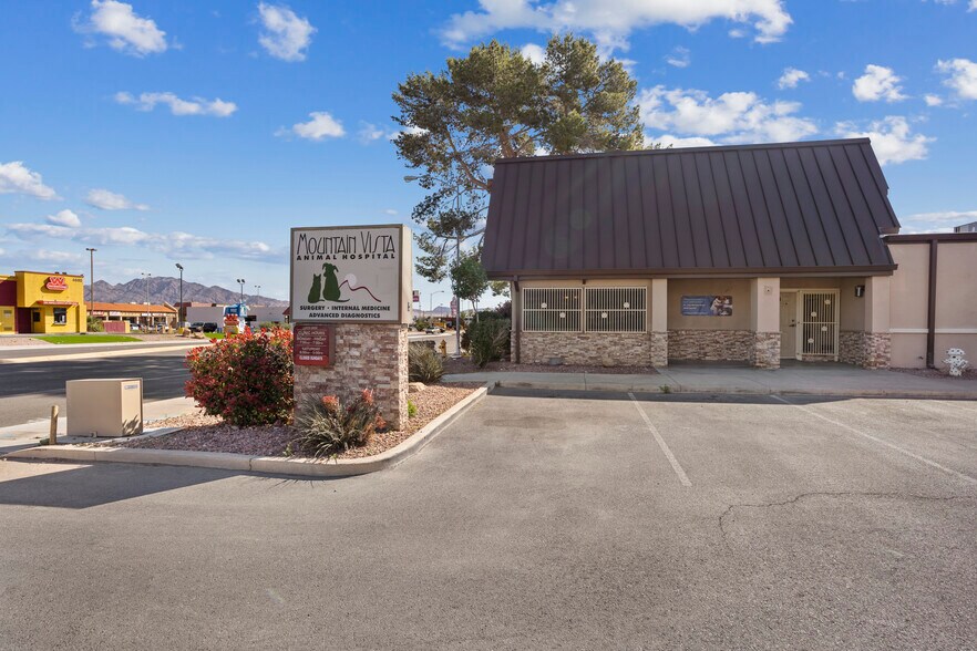 4675 E Flamingo Rd, Las Vegas, NV 89121 Veterinarian Kennel For Sale