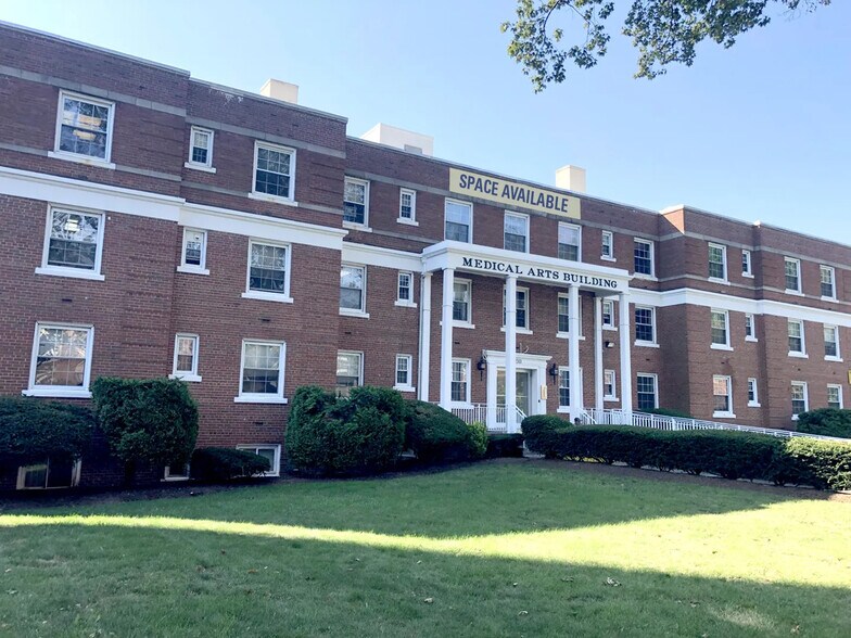 Primary Photo Of 228-230 W Jersey St, Elizabeth Medical For Lease