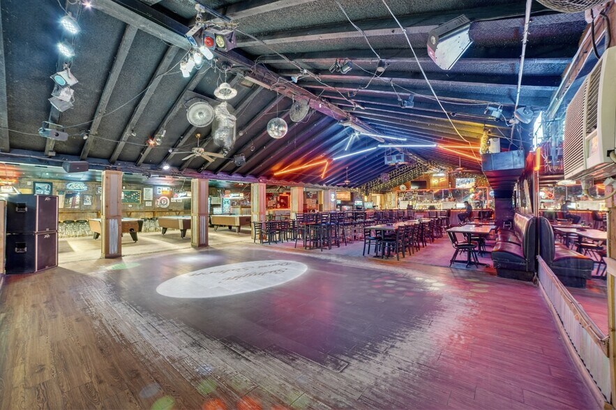 More Photos Of 304 FM 148, Terrell Sports And Entertainment For Sale