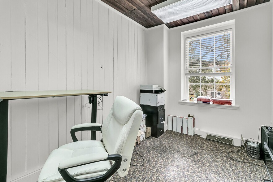 More Photos Of 12 Gillon St, Charleston Office For Lease