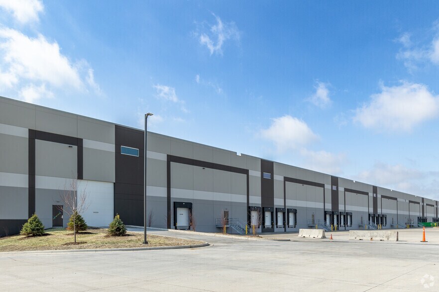 More Photos Of 4051 E Main St, Saint Charles Unknown For Lease