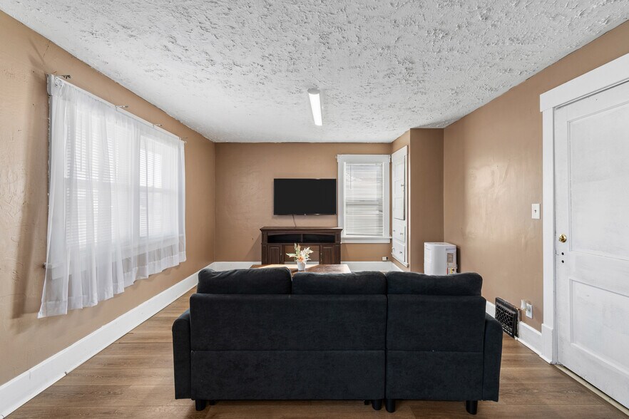 More Photos Of 2307 Cleveland Ave NW, Canton Office Residential For Sale