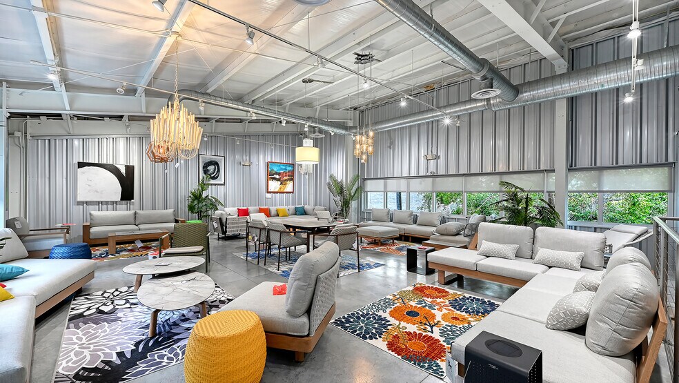 More Photos Of 622 Central Ave, Sarasota Freestanding For Sale