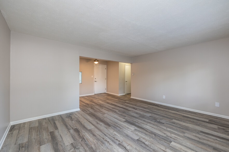 More Photos Of 30600 Euclid Ave, Wickliffe Apartments For Sale
