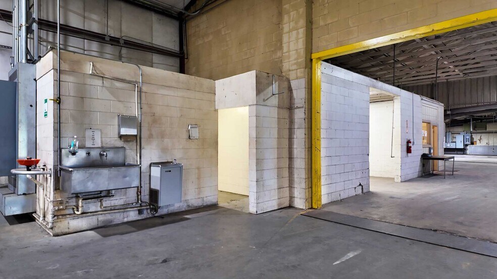 More Photos Of 11763 N Us-319, Thomasville Manufacturing For Sale