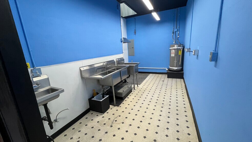 More Photos Of 155-167 Main St W, Monmouth Storefront For Lease