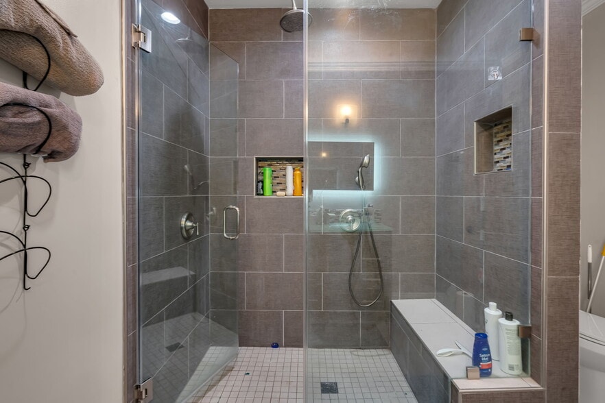 More Photos Of 1100 S Lorena St, Los Angeles Religious Facility For Sale