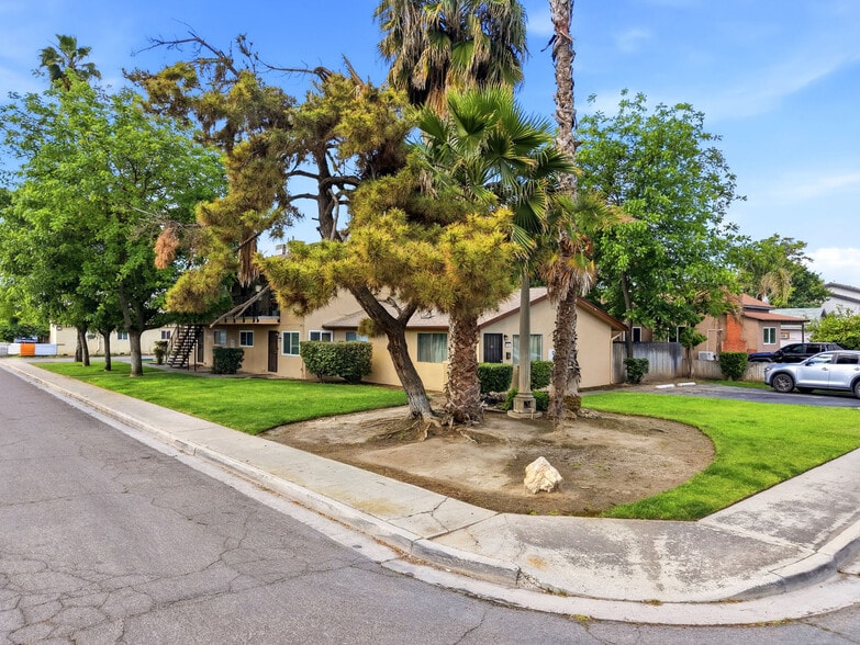Primary Photo Of 551 E 11th St, Hanford Apartments For Sale
