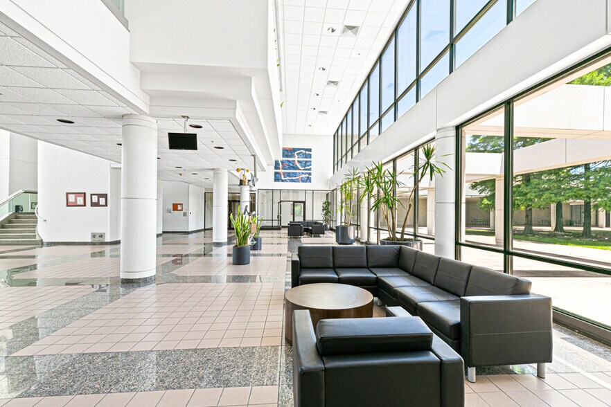 More Photos Of 601 S Sanden Blvd, Wylie Medical For Lease