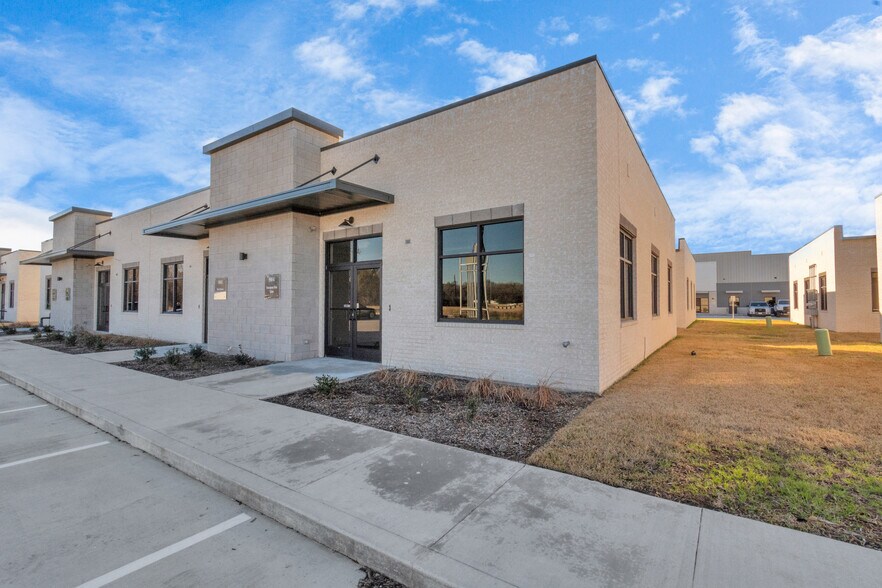 More Photos Of 30625 Kingsland, Brookshire Medical For Sale