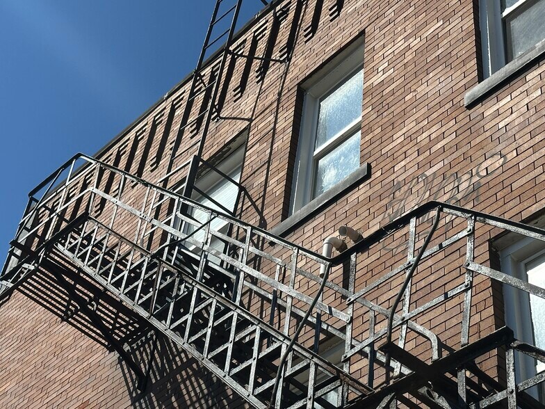 More Photos Of 11239 Superior Ave, Cleveland General Retail For Sale