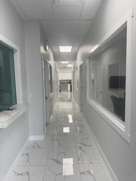 More Photos Of 6638 152A St, Surrey Office For Sale