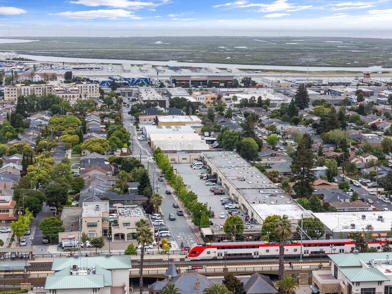 More Photos Of 577 Laurel St, San Carlos Apartments For Sale