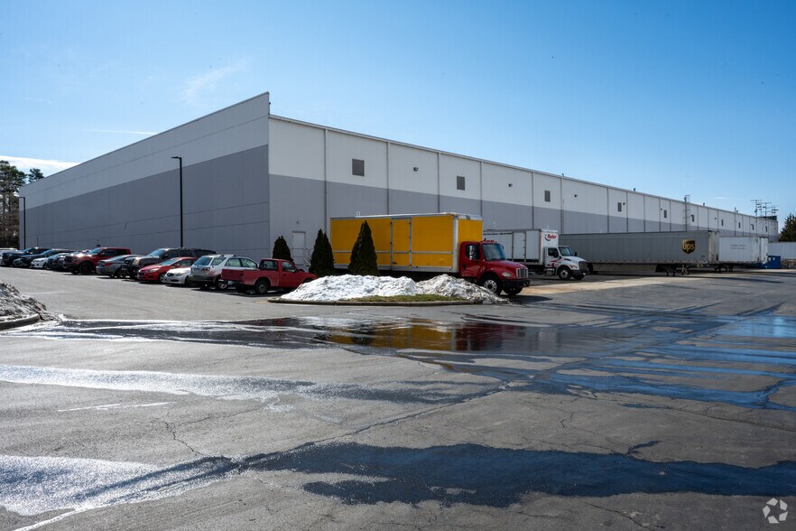 More Photos Of 488 Gallimore Dairy Rd, Greensboro Unknown For Lease