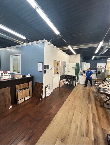 More Photos Of 1109 Dallas Dr, Denton General Retail For Lease