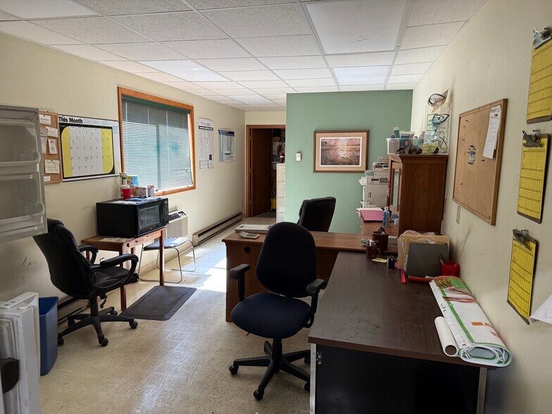 More Photos Of 1975 Spindt Dr, Waupaca Industrial For Sale