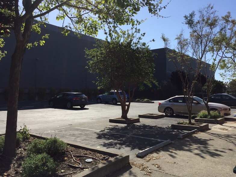 More Photos Of 2865 7th St, Berkeley Warehouse For Lease