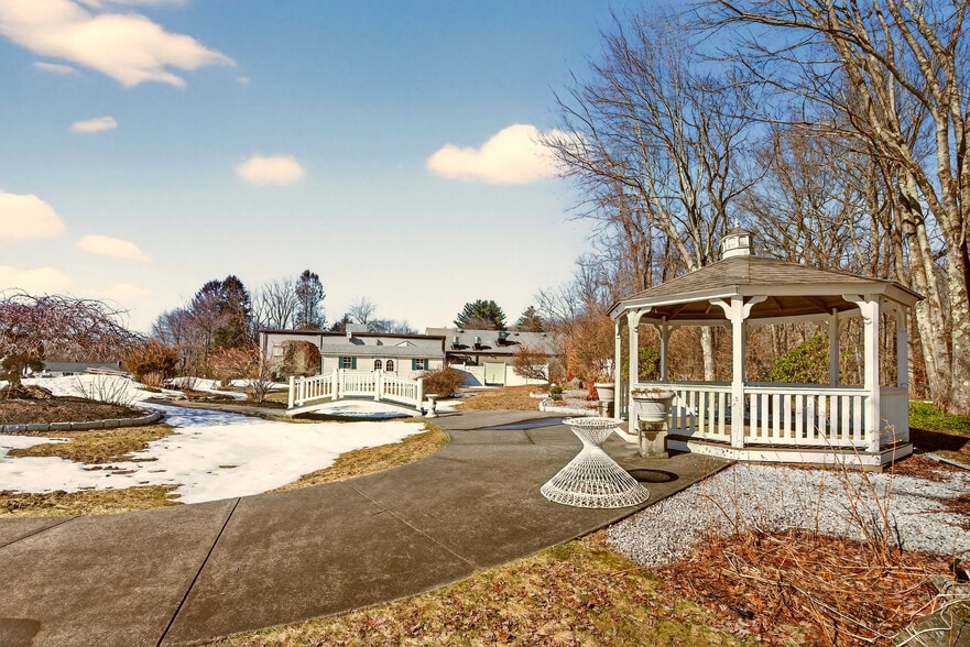 More Photos Of 1146 Spindle Hill Rd, Wolcott Freestanding For Sale