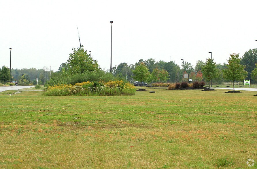 Primary Photo Of N Market Place Dr, Chagrin Falls Freestanding For Lease