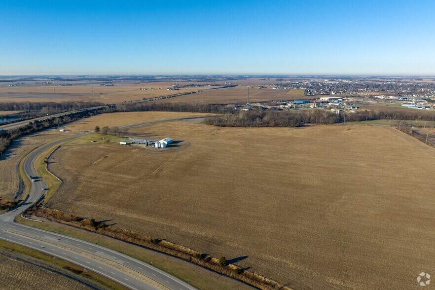 More Photos Of US-35 / SR 753 North East lot of the US-35 / 753 sr, Washington Court House Land For Sale