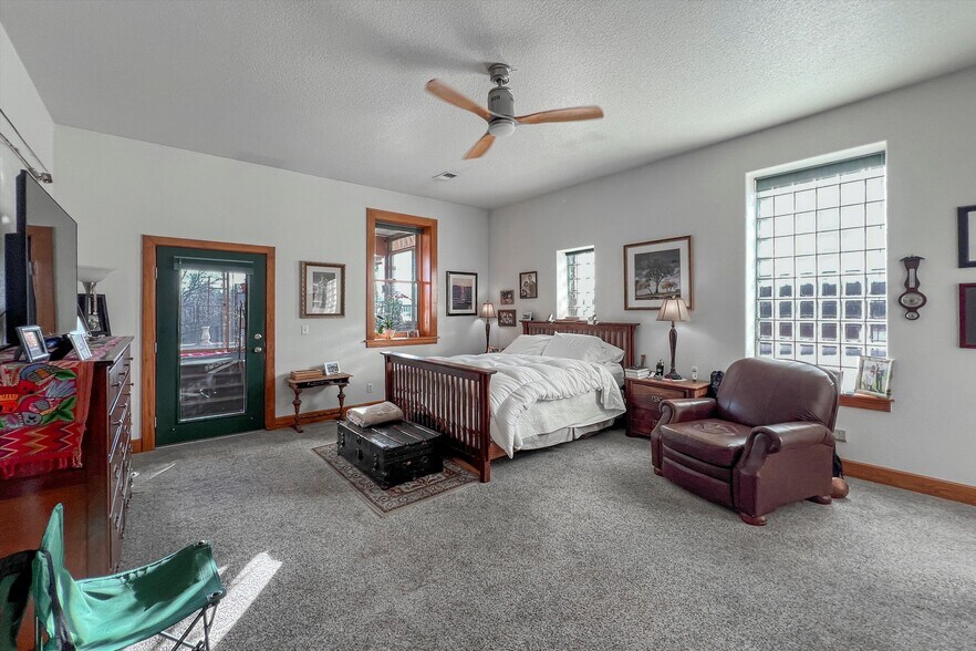 More Photos Of 418-420 Main St, Longmont Storefront For Sale