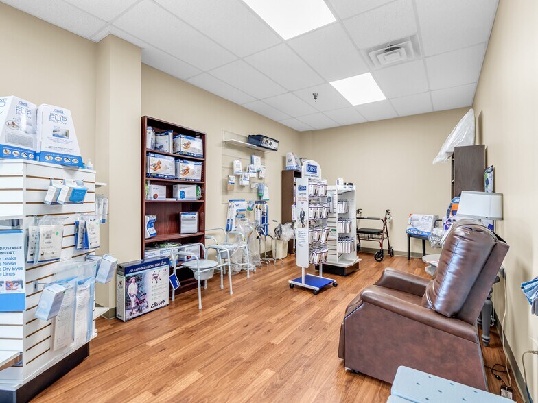 More Photos Of 104-168 Fiddlers Run Blvd, Morganton Unknown For Lease