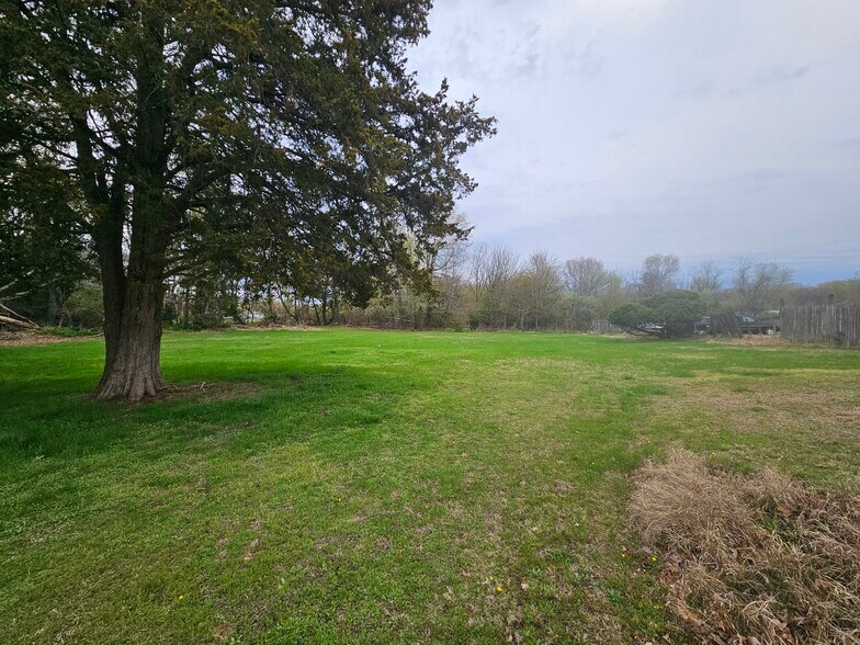 More Photos Of 1737 S Burlington Rd, Bridgeton Flex For Sale