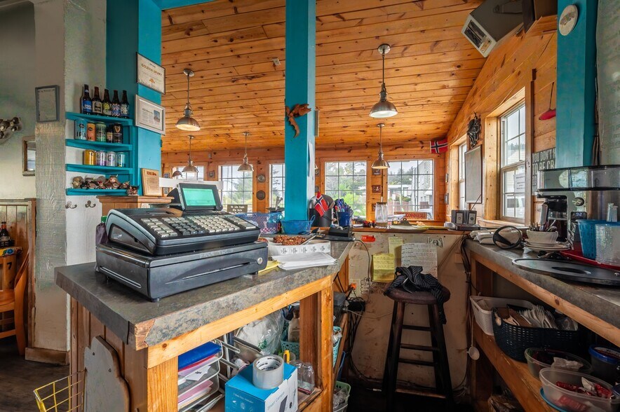 More Photos Of 259 6th St, Port Orford Restaurant For Sale