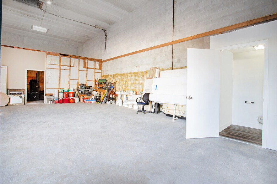 More Photos Of 14200-14238 SW 136th St, Miami Light Manufacturing For Sale