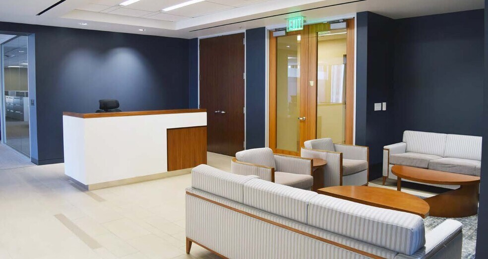 More Photos Of 4 Embarcadero Ctr, San Francisco Office Residential For Lease