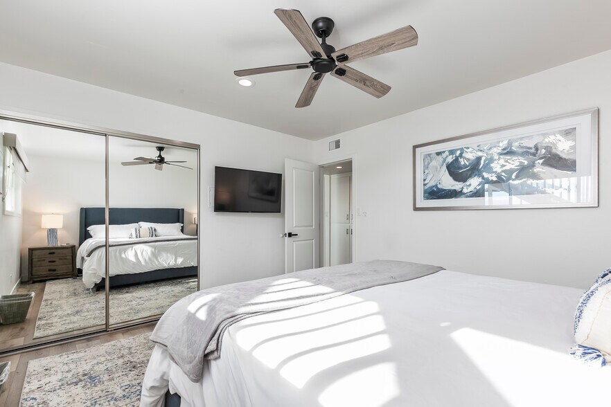 More Photos Of 1476-80 Pescadero Dr, San Diego Apartments For Sale