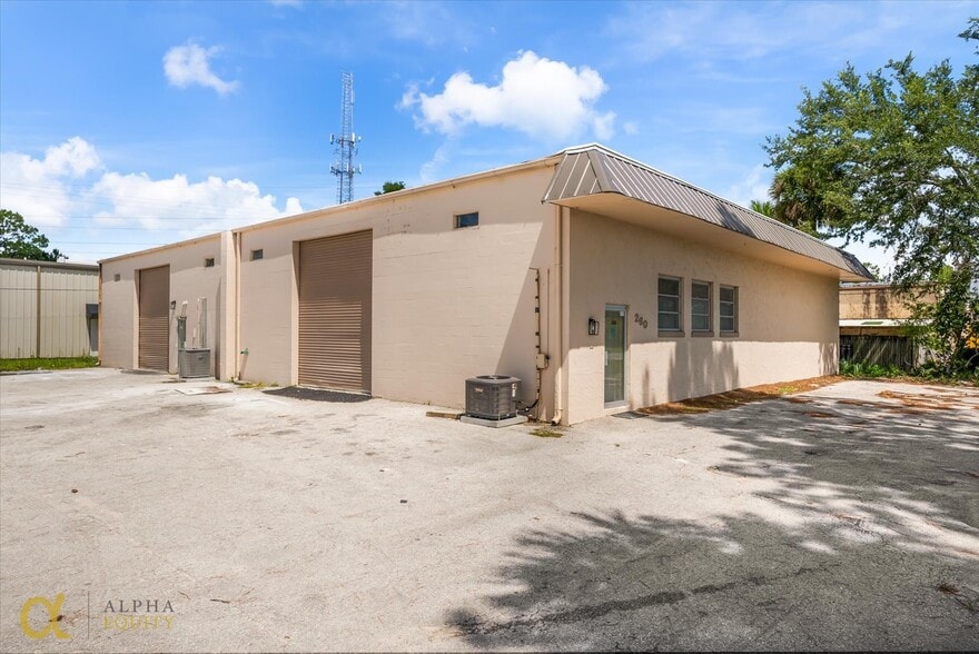 More Photos Of 260 Power Ct, Sanford Warehouse For Lease