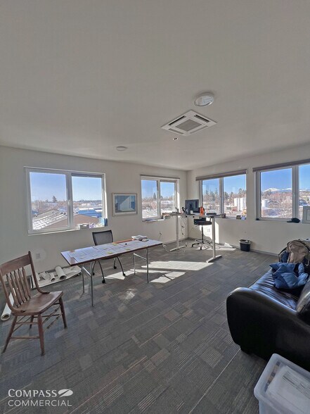 More Photos Of 150 NE Hawthorne Ave, Bend Office For Lease