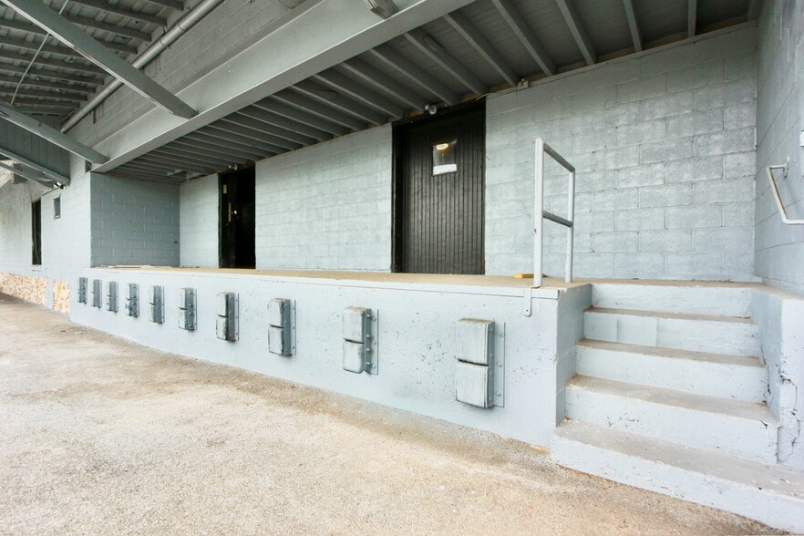 More Photos Of 36 Walnut St, Thurmont Warehouse For Lease