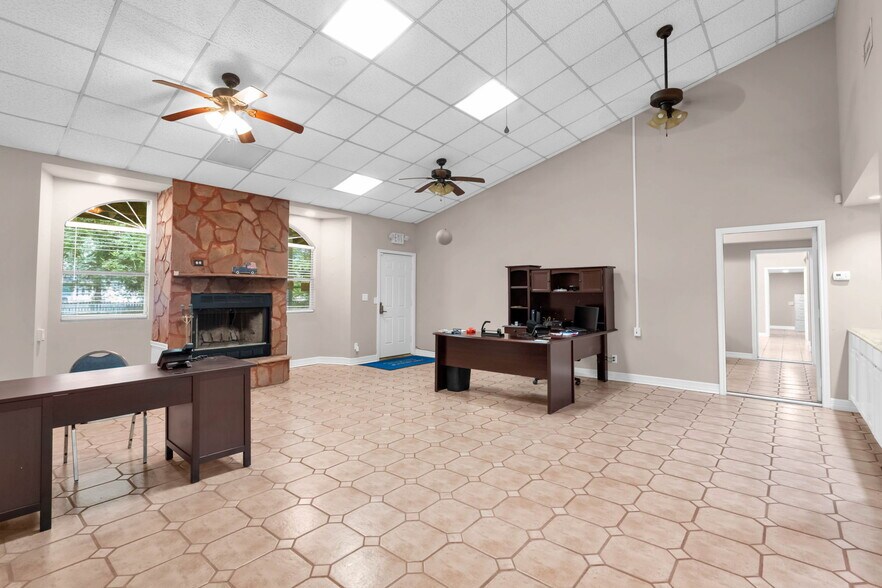 More Photos Of 22830 Fritz Ln, Spring Office Residential For Lease