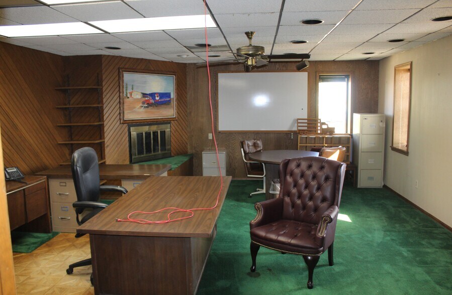 More Photos Of 4310 Oklahoma Ave, Woodward Distribution For Sale