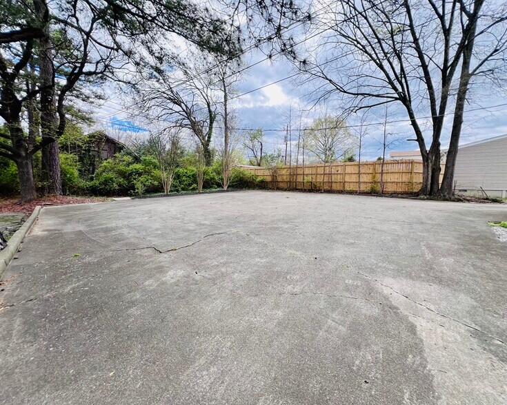 More Photos Of 6403 Mallory Dr, Richmond Office For Sale