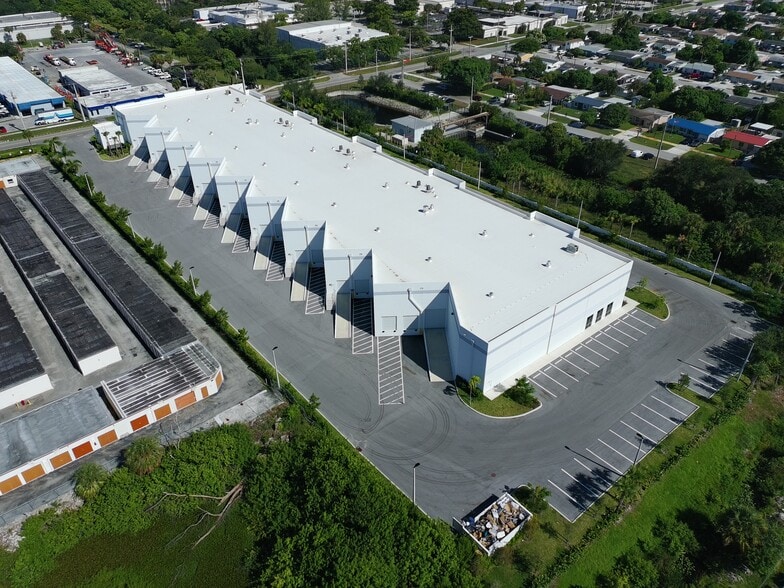 More Photos Of 1501 N Florida Mango Rd, West Palm Beach Warehouse For Lease