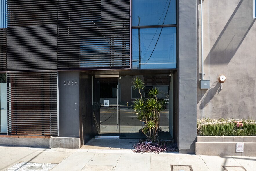 More Photos Of 2236 S Barrington Ave, Los Angeles Loft Creative Space For Lease