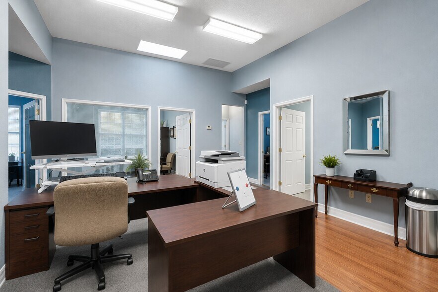 More Photos Of 402 E 7th Ave, Tampa Office For Sale