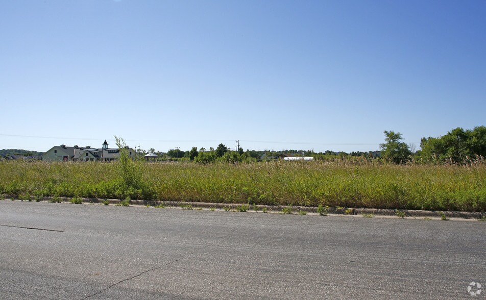 Primary Photo Of 201 Commerce Dr E, Belle Plaine Land For Sale