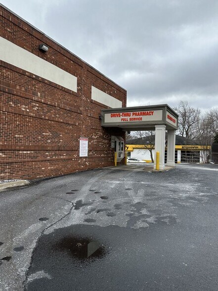 More Photos Of 1155 Fuller Ave NE, Grand Rapids Drugstore For Lease