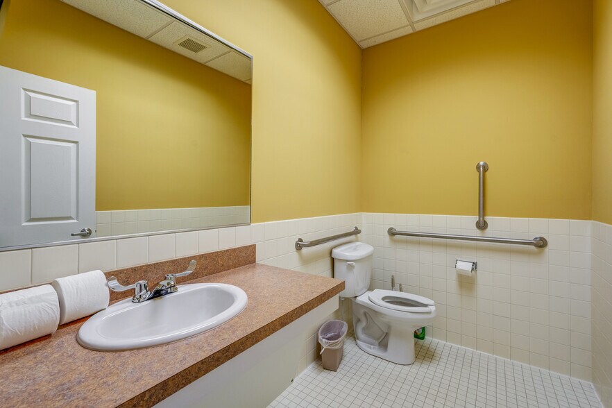 More Photos Of 95 Zion Station Ct, Troy Flex For Sale