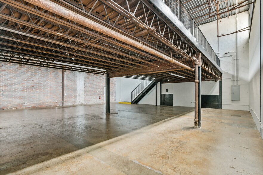 More Photos Of 1429 Fairmont Ave NW, Atlanta Flex For Lease